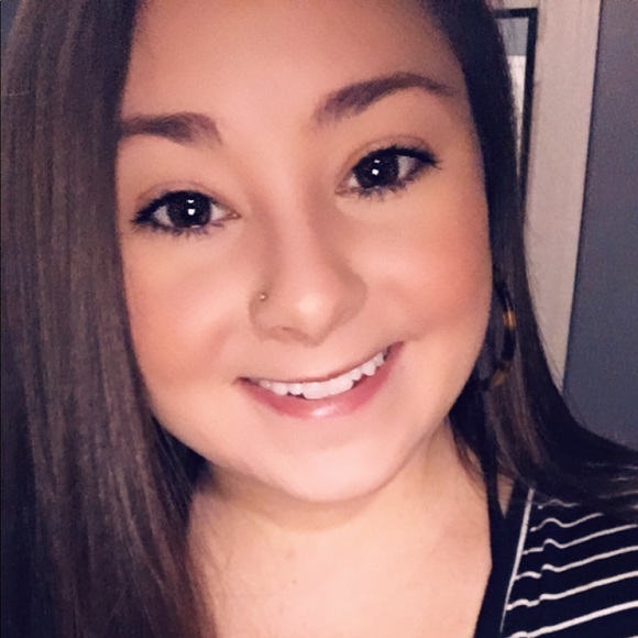 Meet your Posher, Kendall - Picture 1 of 1